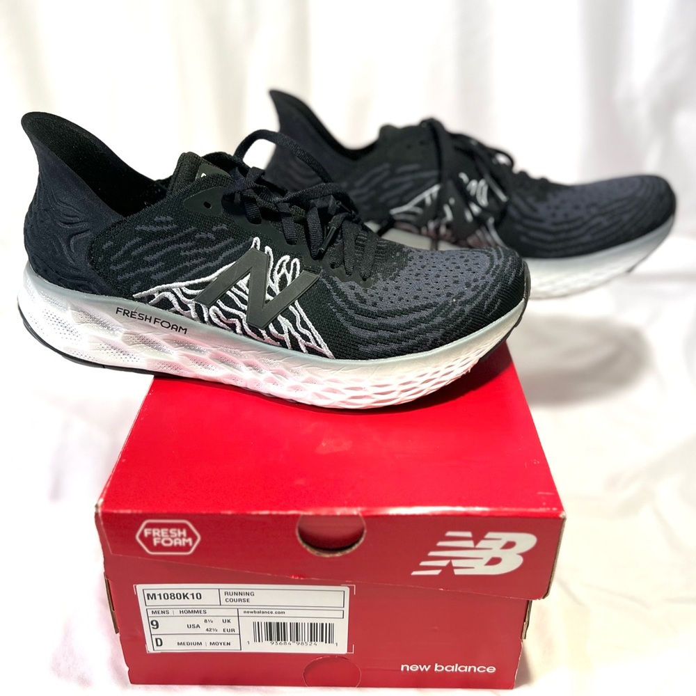 New Balance Fresh Foam M1080v10 Black Men’s size 9 worn once. Original box